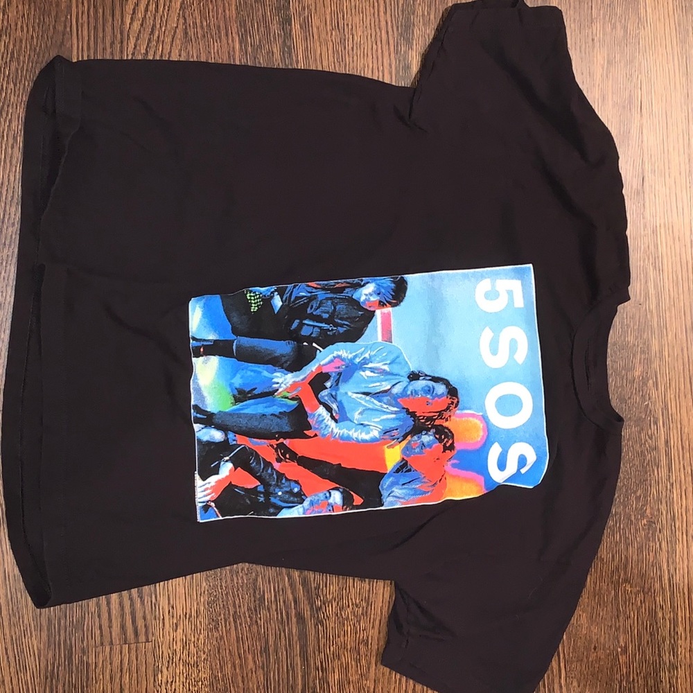 5 seconds of summer XL tee